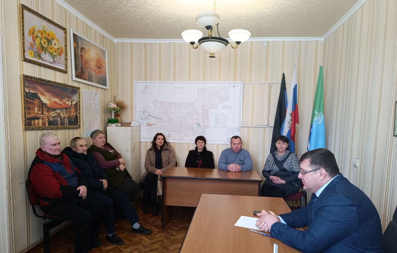 Встреча с жителями села Приморское и села Набережное.